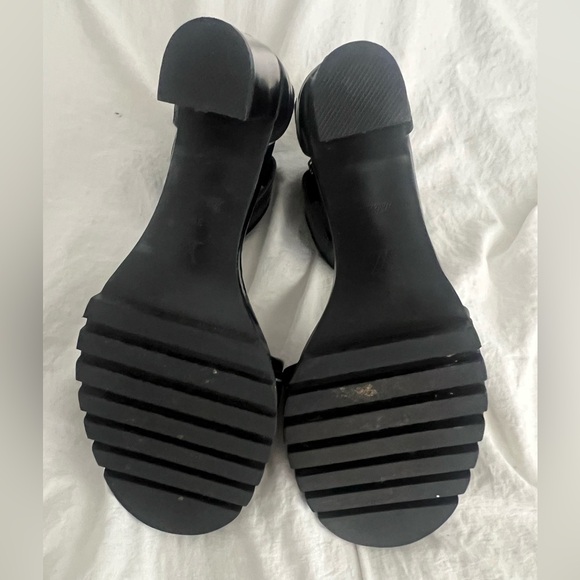 👑✅PRICE FIRM✅Fabulous Fashion Black Star Trail Sandal Heels - Picture 8 of 17